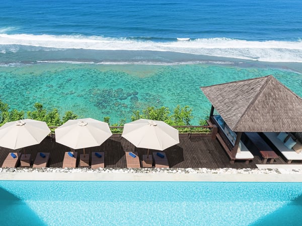 Grand Cliff Front Residence - Ocean view from the pool